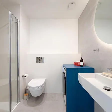 Design - Steps From The Castle And Danube Daire *
