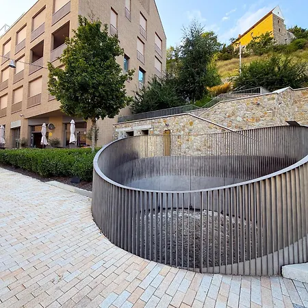 Design - Steps From The Castle And Danube