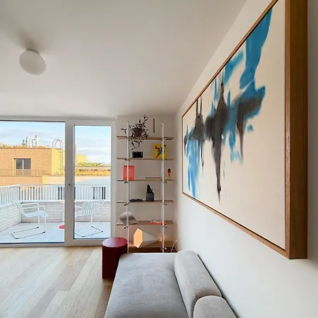 Design - Steps From The Castle And Danube *
